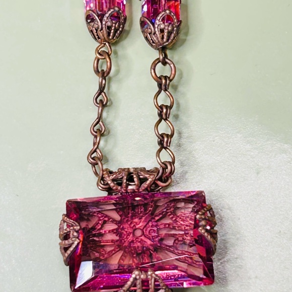1920s Art Deco AB Czech Filigree Necklace – Pink Crystal Intaglio Pendant - Picture 5 of 5